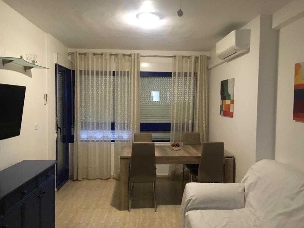 2-Bedroom And Living Room Apartment Near Campoamor Beach Exterior photo